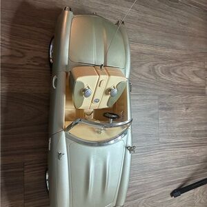 Bratz 2000s vintage car